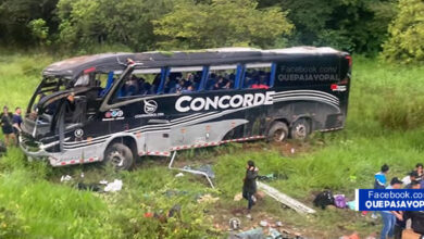 Photo of Accidente fatal: 2 muertos y 32 heridos dejó volcamiento de bus en ruta Monterrey – Tauramena