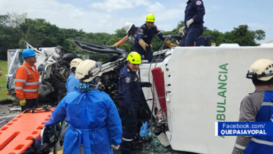 Photo of Tragedia en la vía: colisión mortal entre vehículo de carga y ambulancia deja víctima y bombero herido